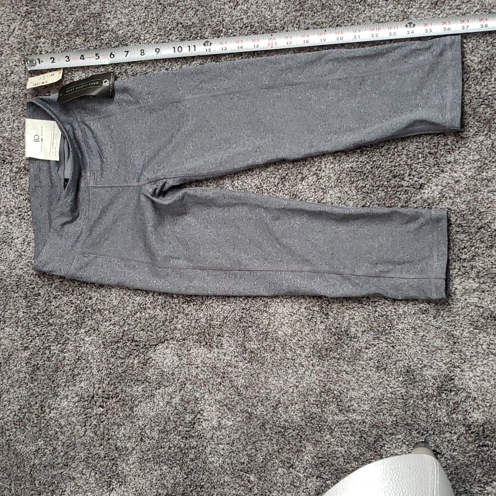 Live Love Dream Best Booty Ever Crop gray Leggings NWT Size S